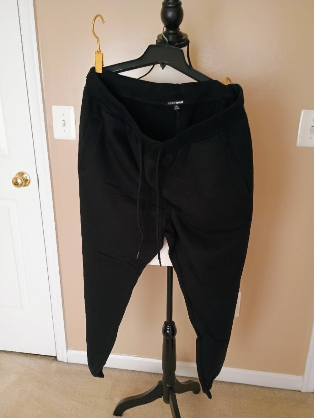 FASHION NOVA-WOMENS BLACK JOGGERS WITH SIDE POCKETS & A BACK POCKET-BRAND NEW-1X